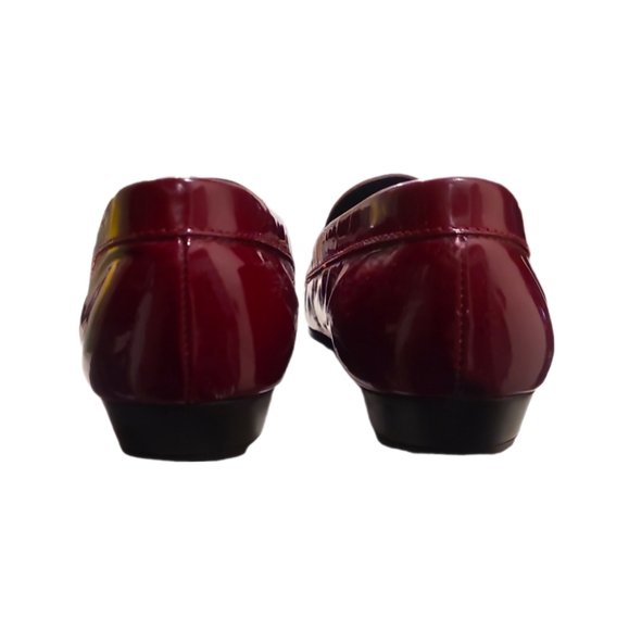 SALVATORE FERRAGAMO | Burgundy Patent Leather Loafers in Size US 9.5 - Picture 5 of 9